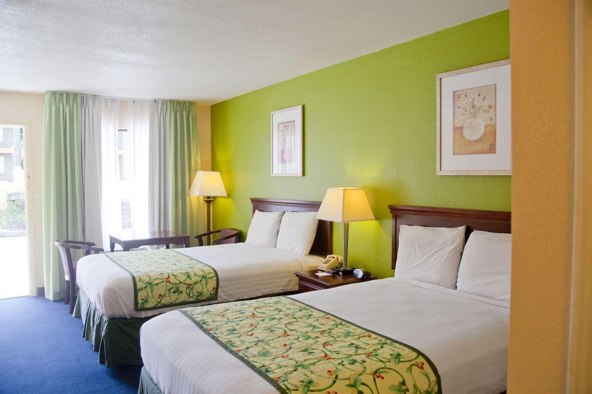 Days Inn By Wyndham Defuniak Springs Εξωτερικό φωτογραφία