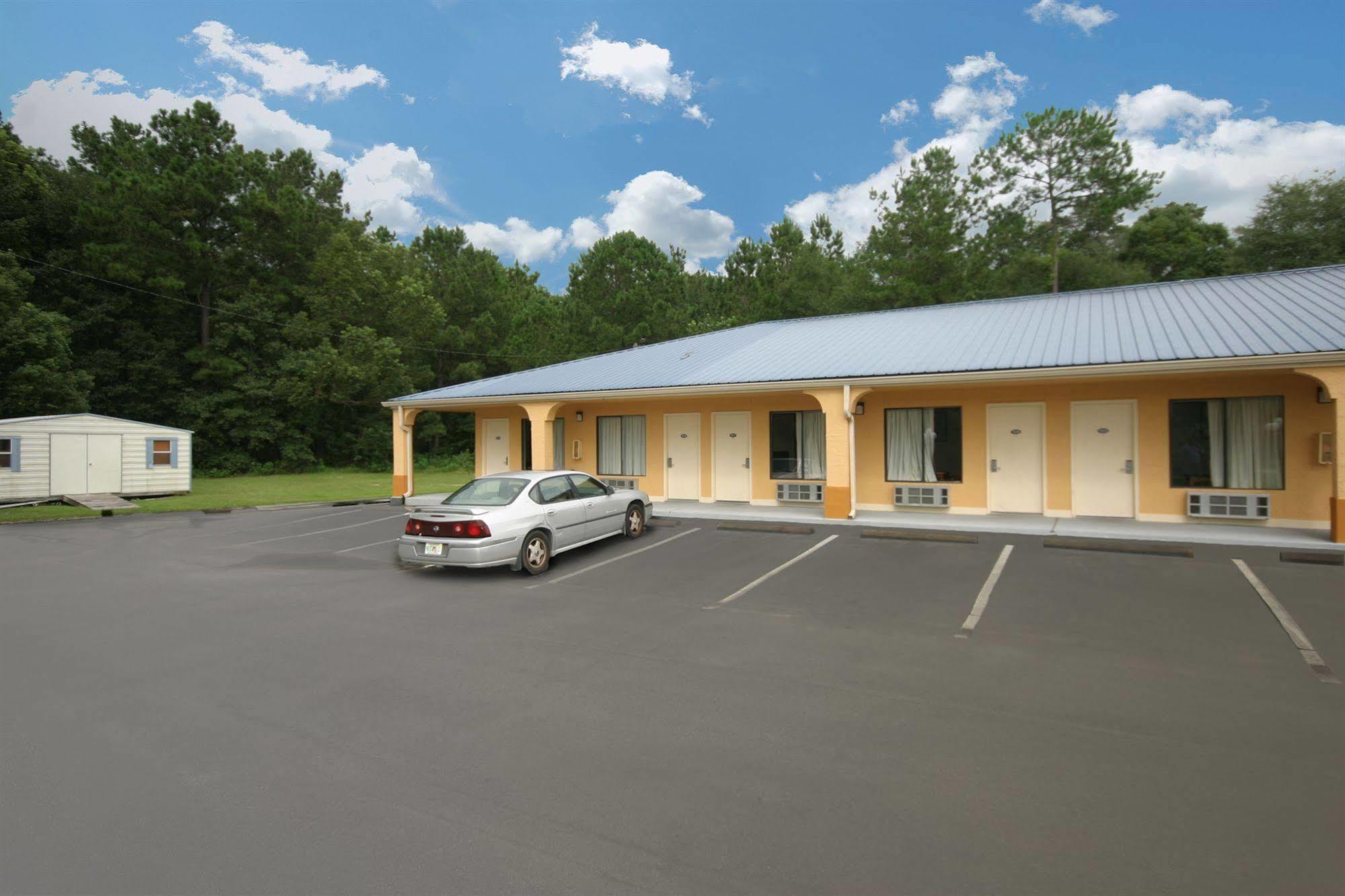 Days Inn By Wyndham Defuniak Springs Εξωτερικό φωτογραφία