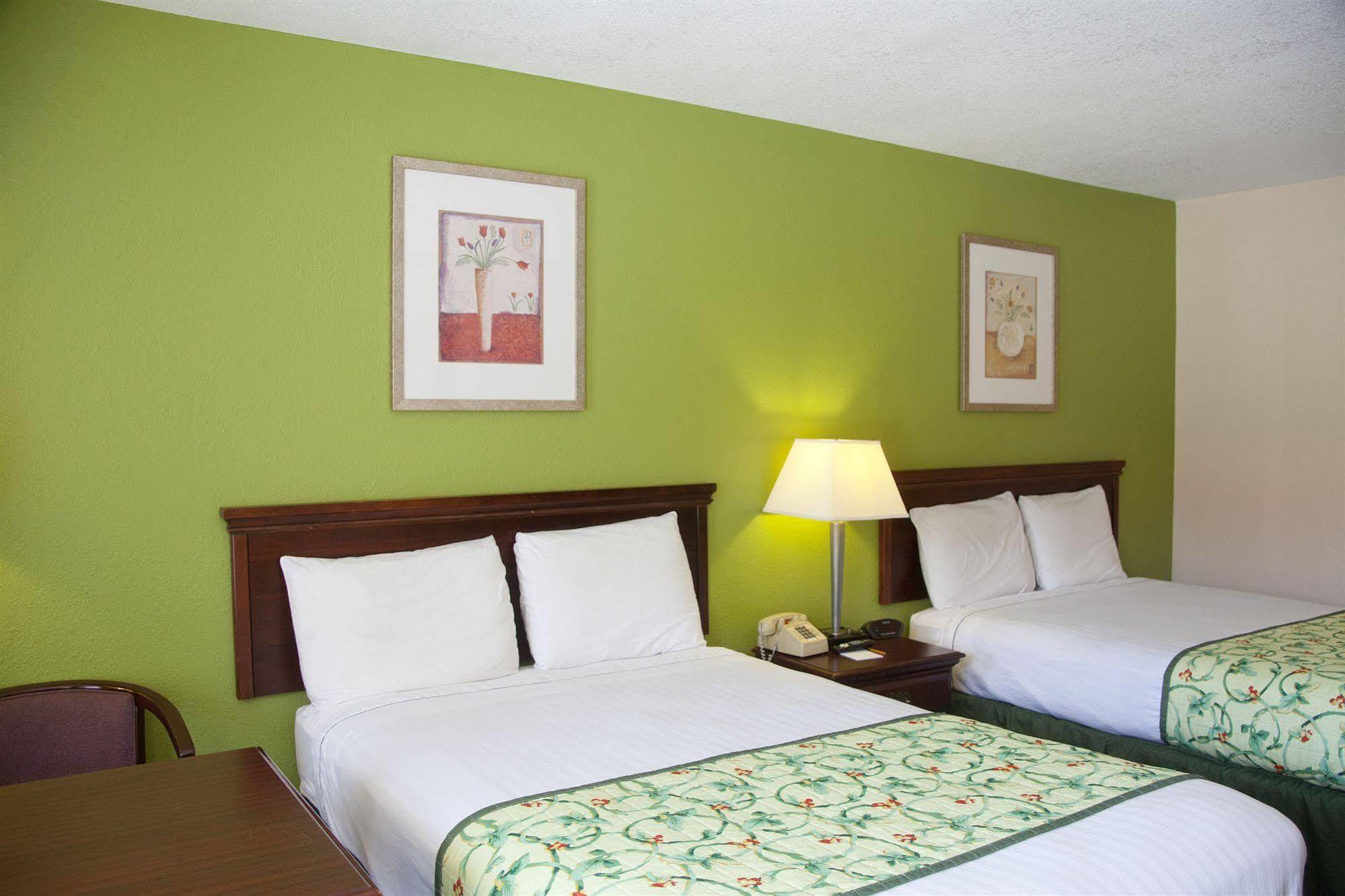 Days Inn By Wyndham Defuniak Springs Εξωτερικό φωτογραφία