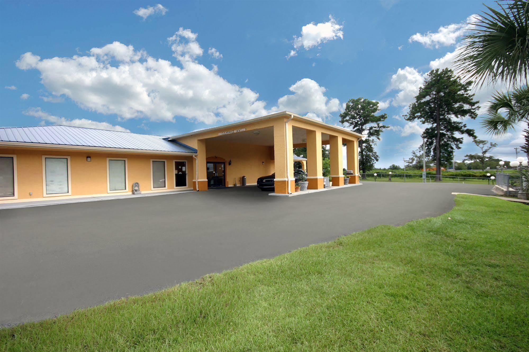 Days Inn By Wyndham Defuniak Springs Εξωτερικό φωτογραφία
